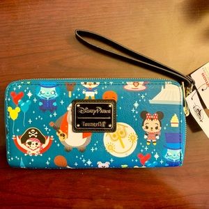 🆕 Loungefly Disney Parks Minis Wristlet Wallet
